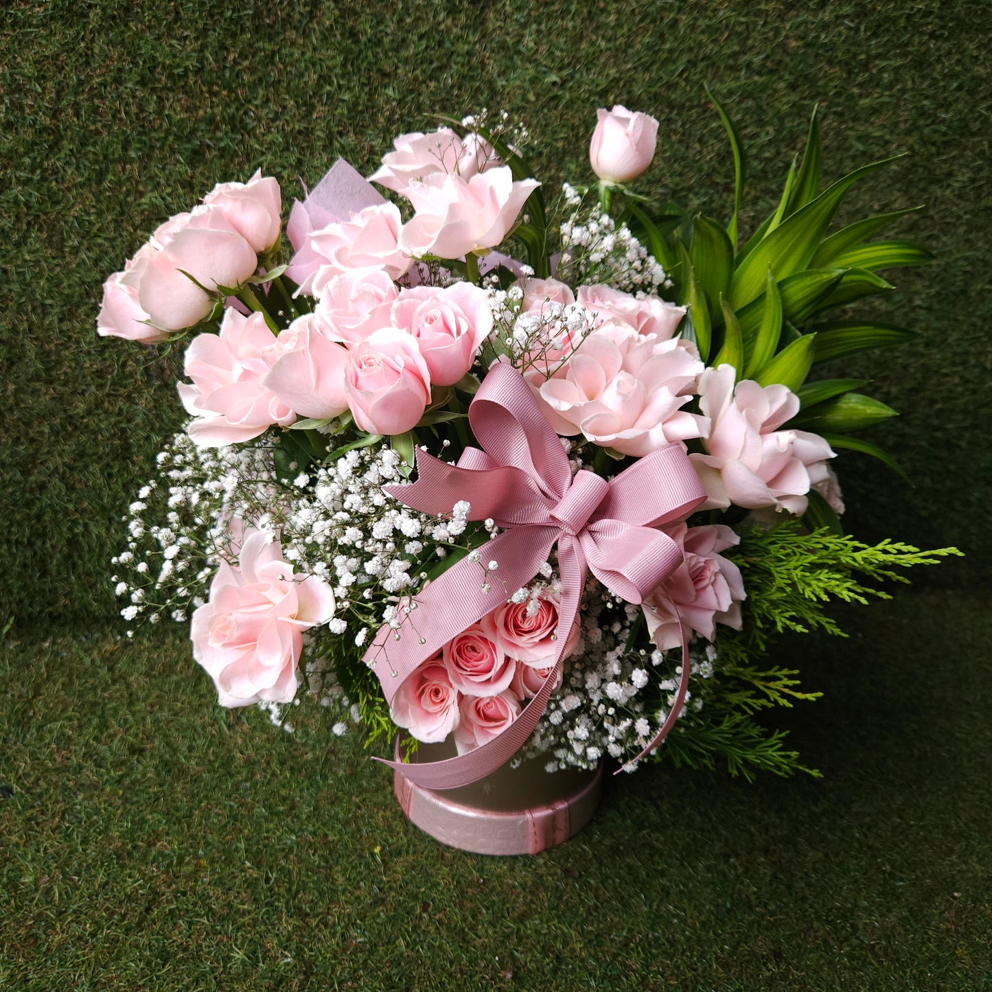 "Rose & Bows" Floral Arrangement